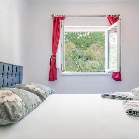 Ivana Apartment *